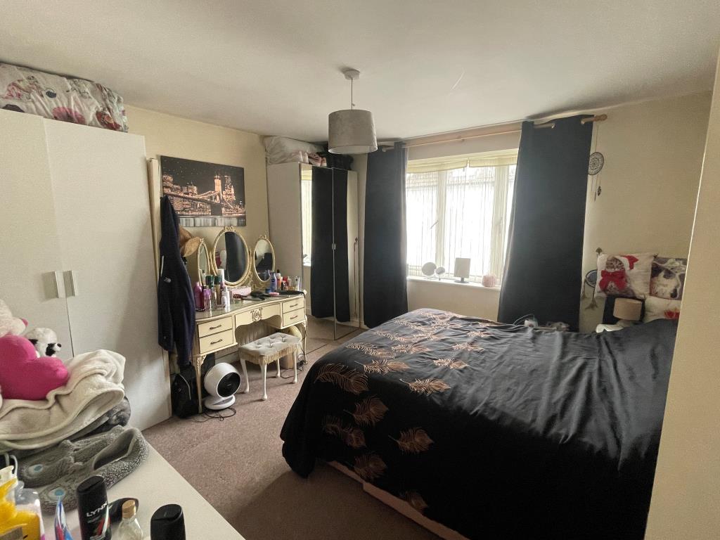 Lot: 122 - TWO-BEDROOM SEMI-DETACHED HOUSE FOR INVESTMENT -